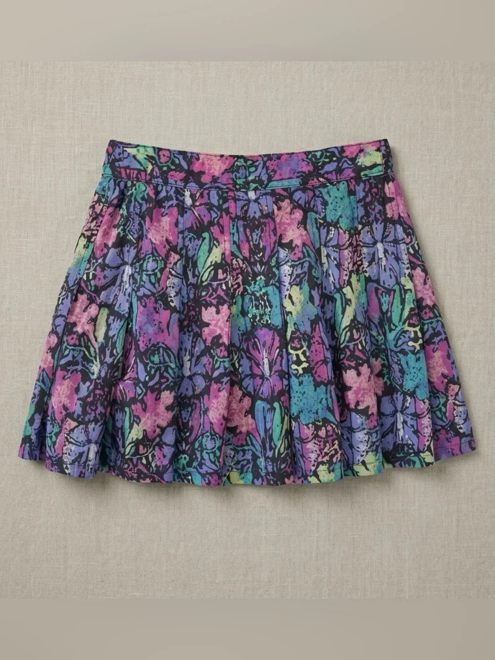 Vintage Women’s Nike Floral Tropical Multicolor Pleated Mini Skirt - activewear